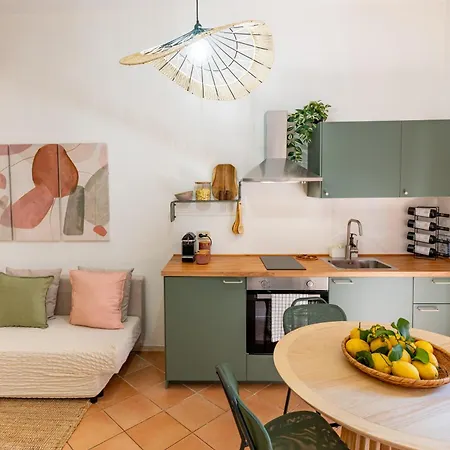 Palazzo Dama - Live Like A Local In Vecchia Apartmán