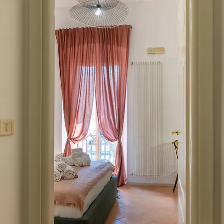 Palazzo Dama - Live Like A Local In Vecchia Apartment Bari